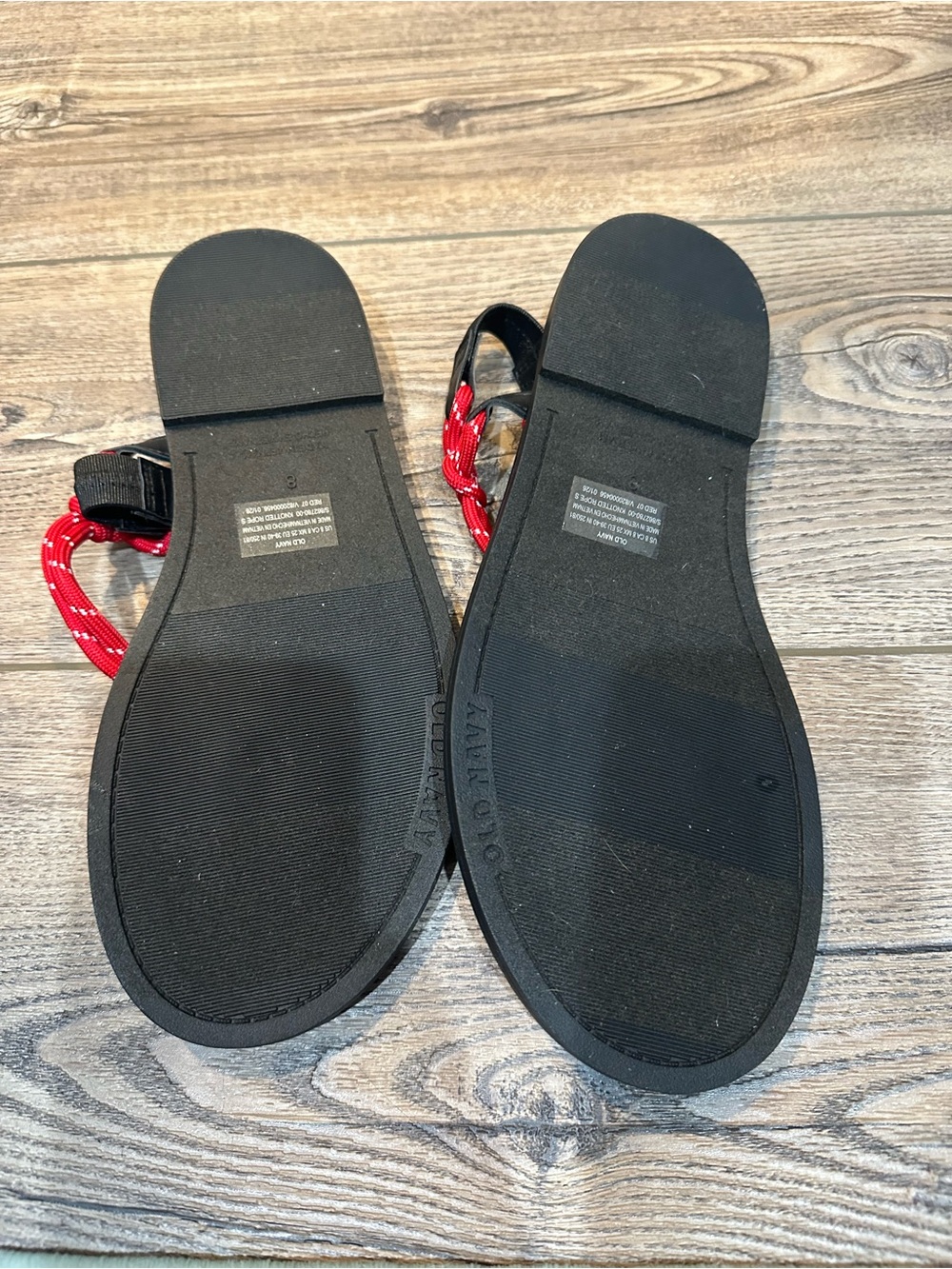 Old Navy Women’s Black Sandals with Red Rope Straps Size 8 - Picture 3 of 3